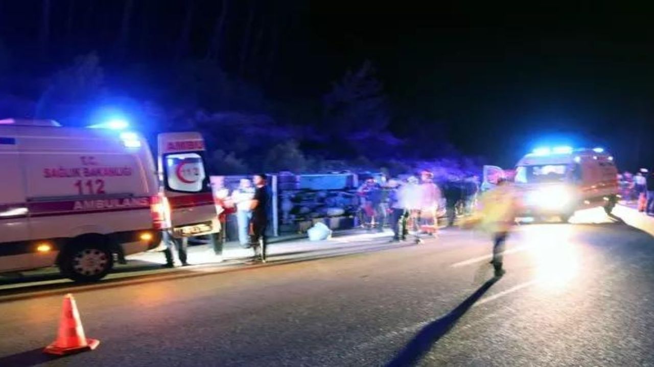 Antalya'da korkunç kaza: 25 kişi yaralandı