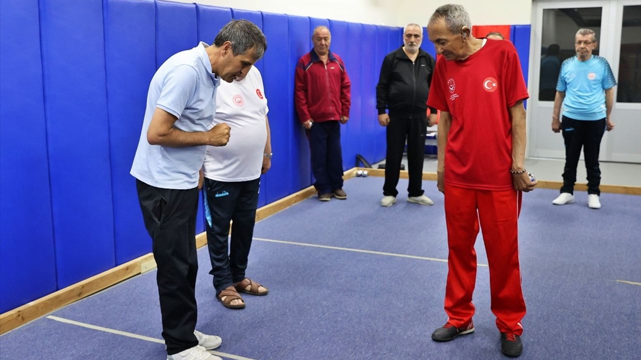 78 Yaşındaki Şahin Dursun, Bafra Huzurevi Bocce Takımının Kaptanı Oldu