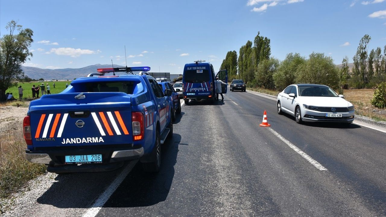 Afyonkarahisar'da Feci Kaza: Bir Aile Hayatını Kaybetti