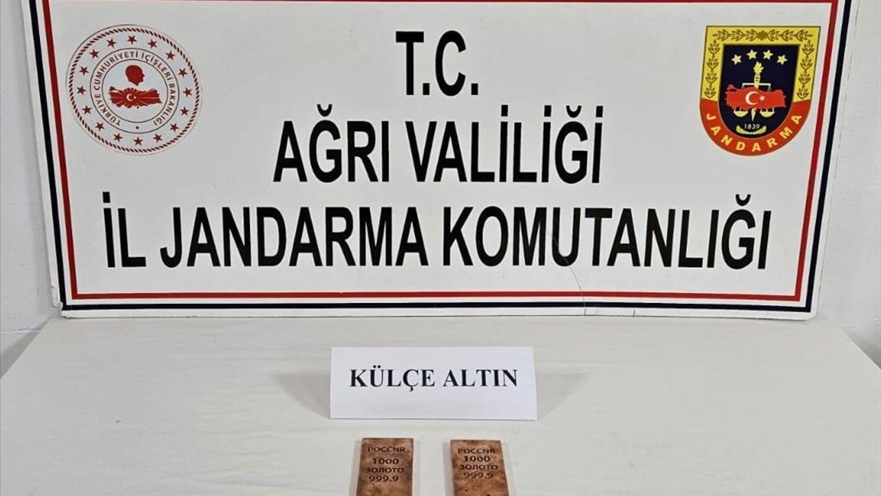 Ağrı'da Yol Kontrolünde 2 Kilogram Külçe Altın Ele Geçirildi