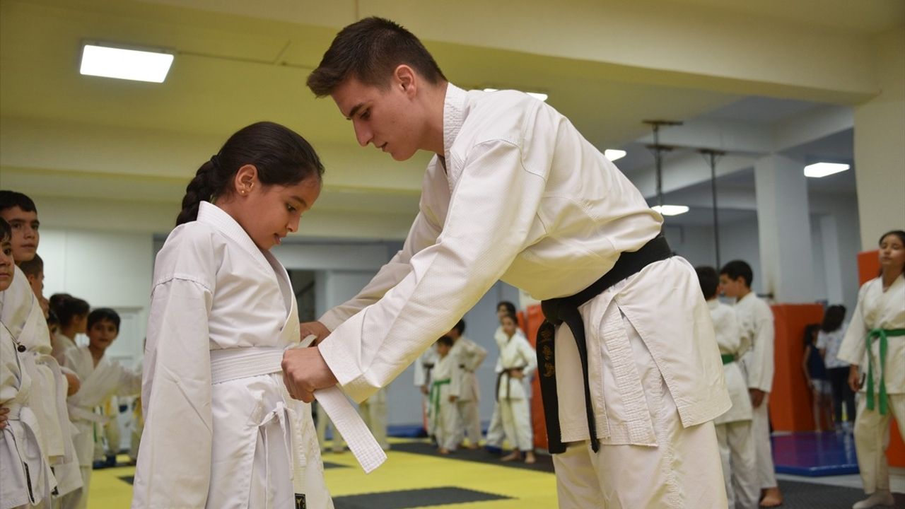 Ahmet Güney'in Karate Seferberliği: Şanlıurfa'da Genç Yetenekler Keşfediliyor