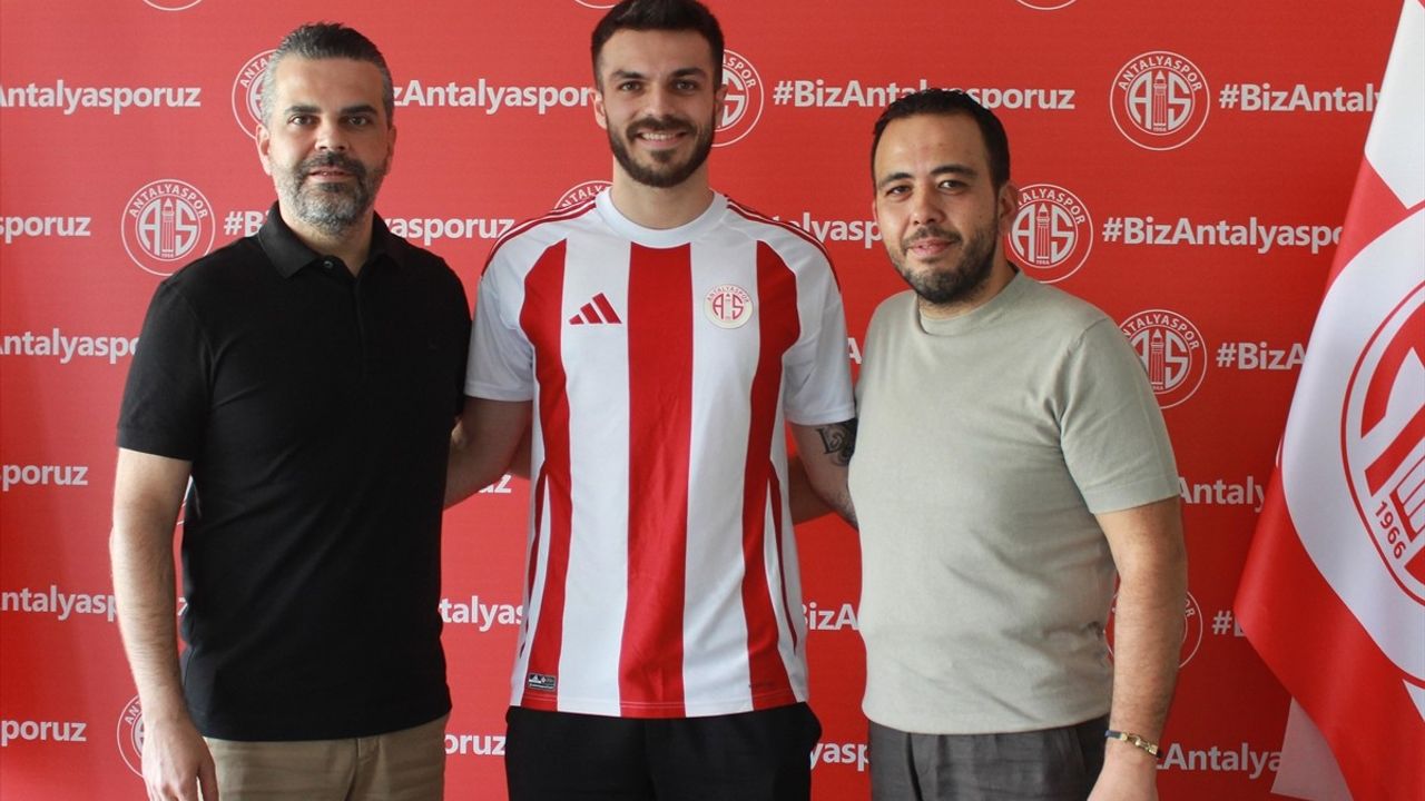 Antalyaspor Kaleci Abdullah Yiğiter'i Kadrosuna Kattı