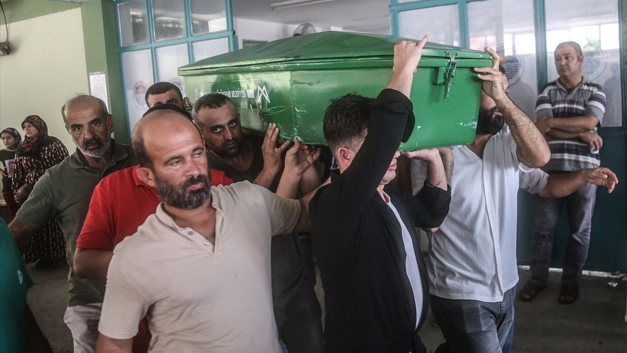 Bingöl'deki Bıçaklı Saldırının Kurbanı Buradin Budancamanak Mersin'de Defnedildi