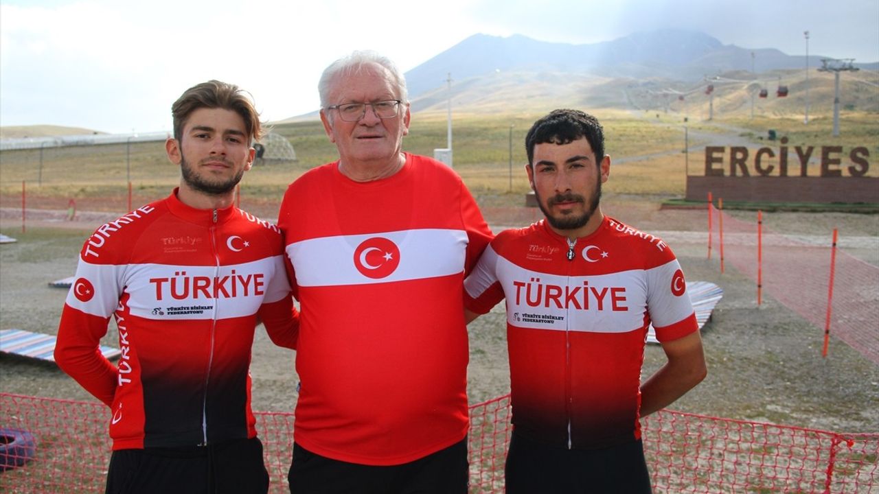 Bisiklet Milli Takımı Avrupa ve Dünya Şampiyonası için Erciyes'te Kamp Yapıyor