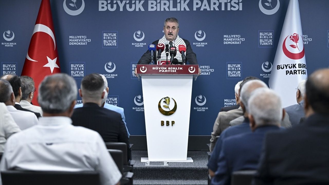 Destici'den İsrail'e Sert Tepki: Tüm İslam Alemi Ayağa Kalkmalıdır