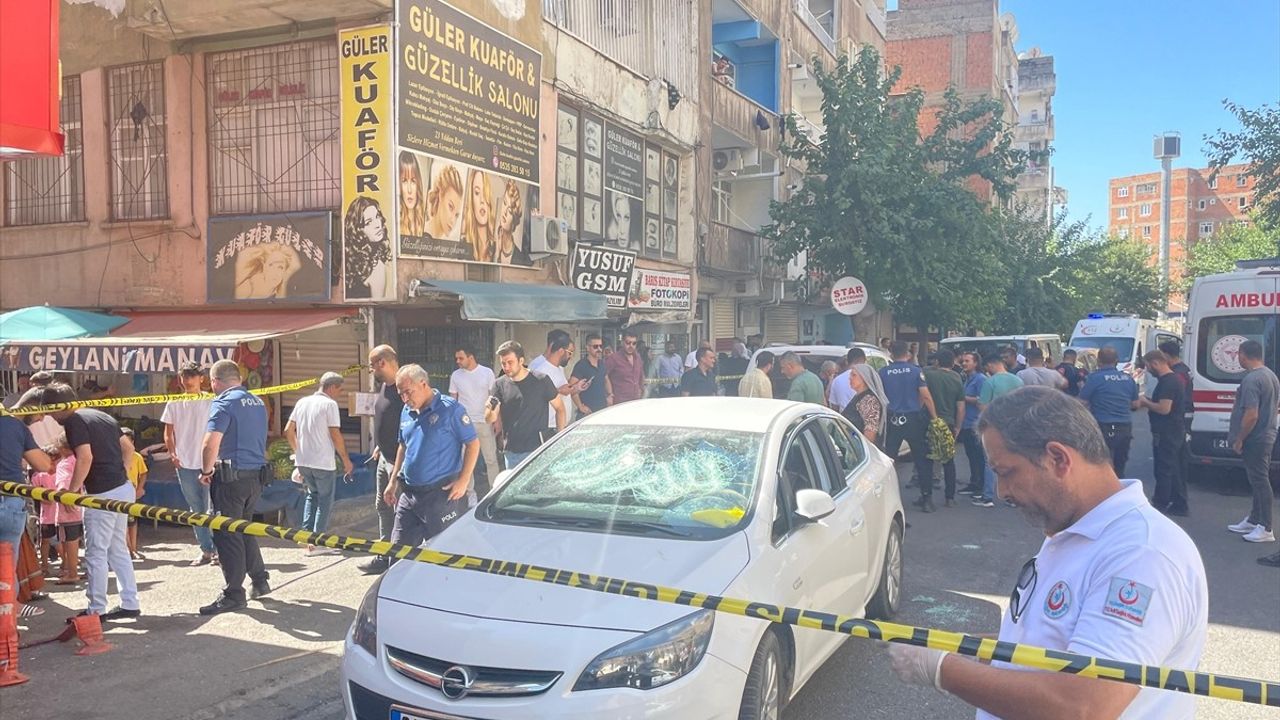 Diyarbakır'da Aileler Arasında Kanlı Kavga: 4 Yaralı