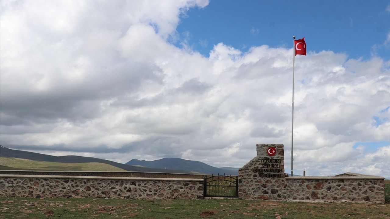 Dumlubaba Şehitliklerinde Kur'an Ziyareti