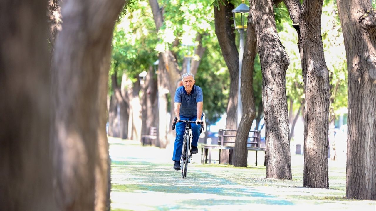 Erol Küçükbakırcı: 22 Yılda Edirne'den Kars'a 19 Kez Pedal Çeviren Bisiklet Ustası