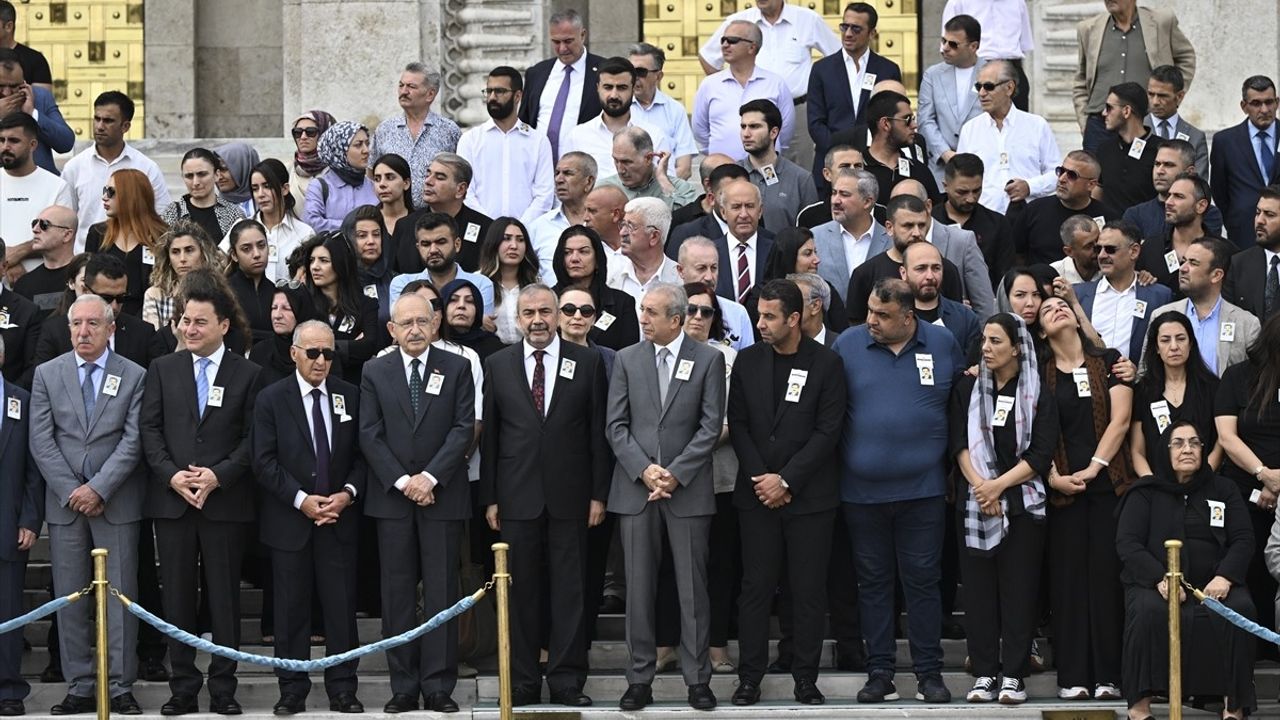 Eski Bakan Salih Sümer için Meclis'te Törende Dua ve Saygı Duruşu