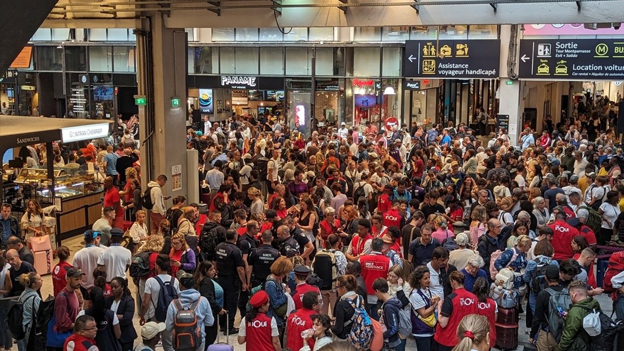 Fransa'da Olimpiyat Öncesi Tren Hatlarında Kesinti