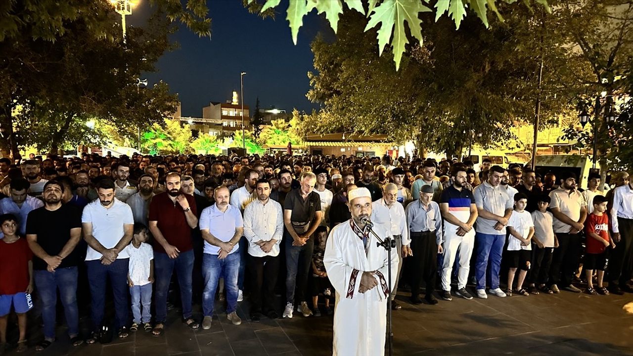 Gaziantep ve Adıyaman'da İsmail Heniyye İçin Dua Programları Düzenlendi