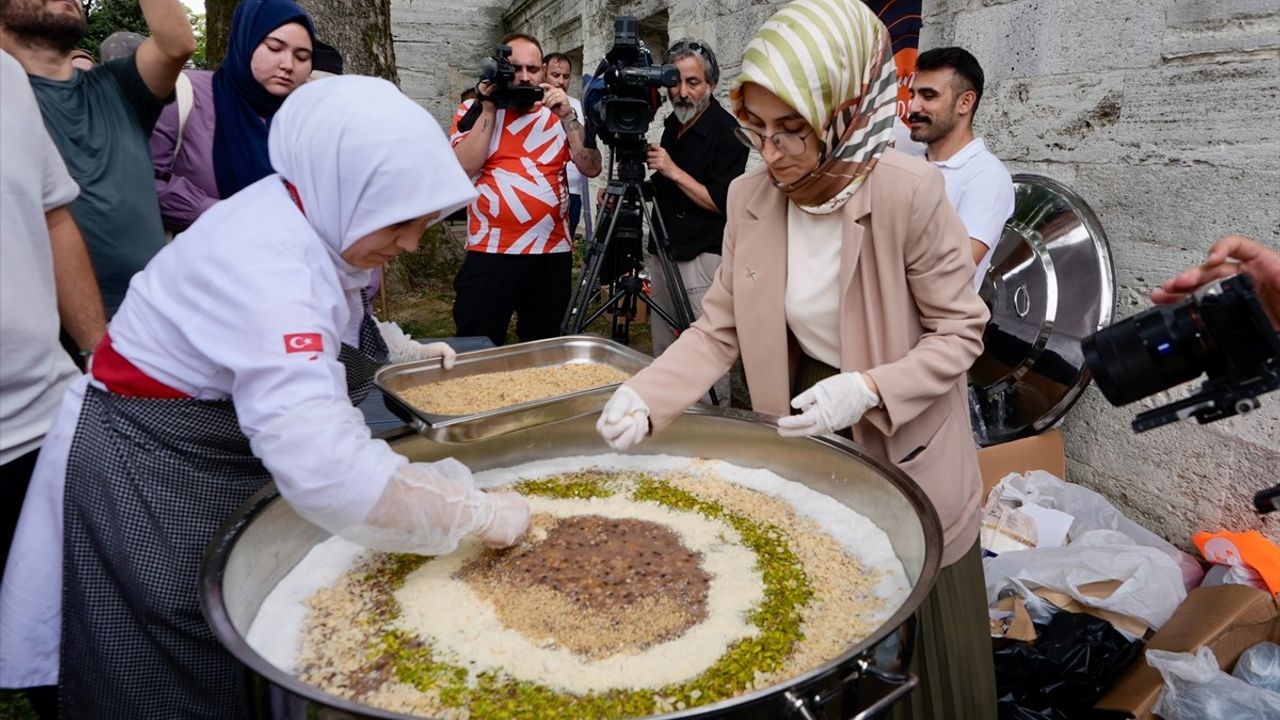 Genç KADEM'den Aşure İkramı