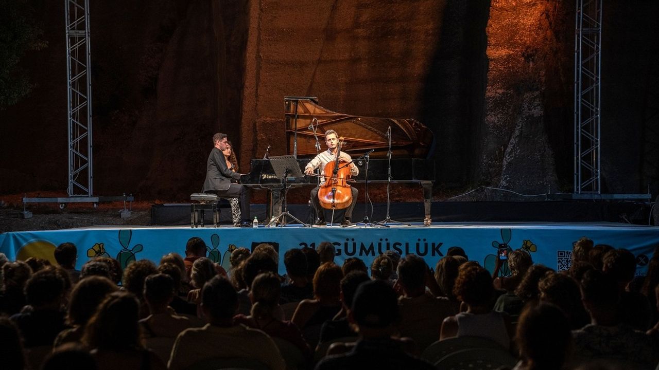 Gümüşlük Müzik Festivali 2023: Poyraz Baltacıgil ve Cem Esen Harika Bir Performans Sergiledi