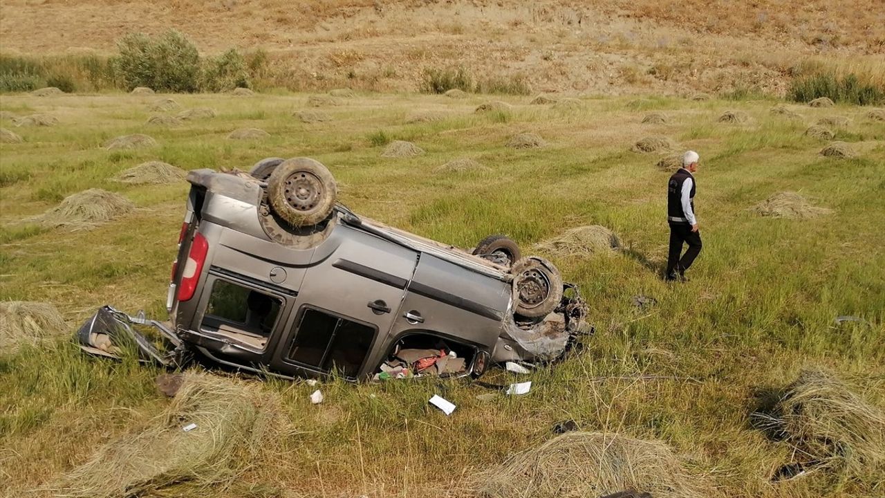 Hakkari'de Trafik Kazası: 2 Ölü, 4 Yaralı