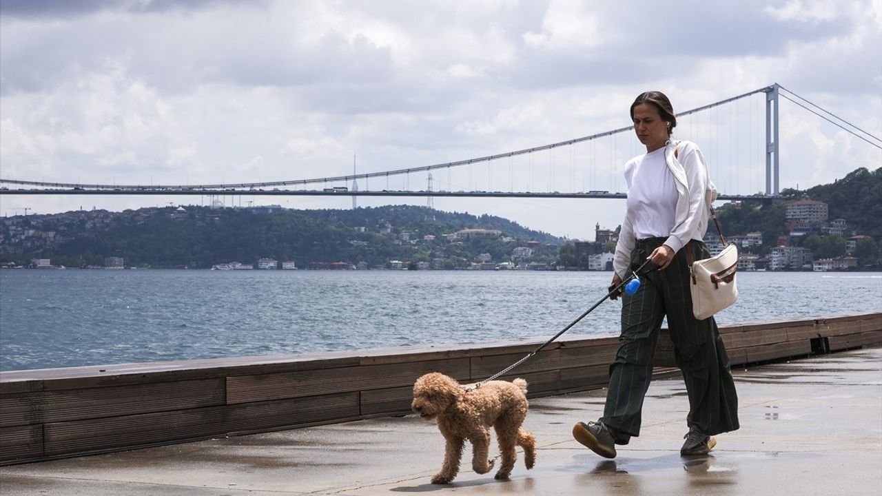 İstanbul'da Ani Yağmur Geçişleri Hayatı Olumsuz Yönde Etkiledi