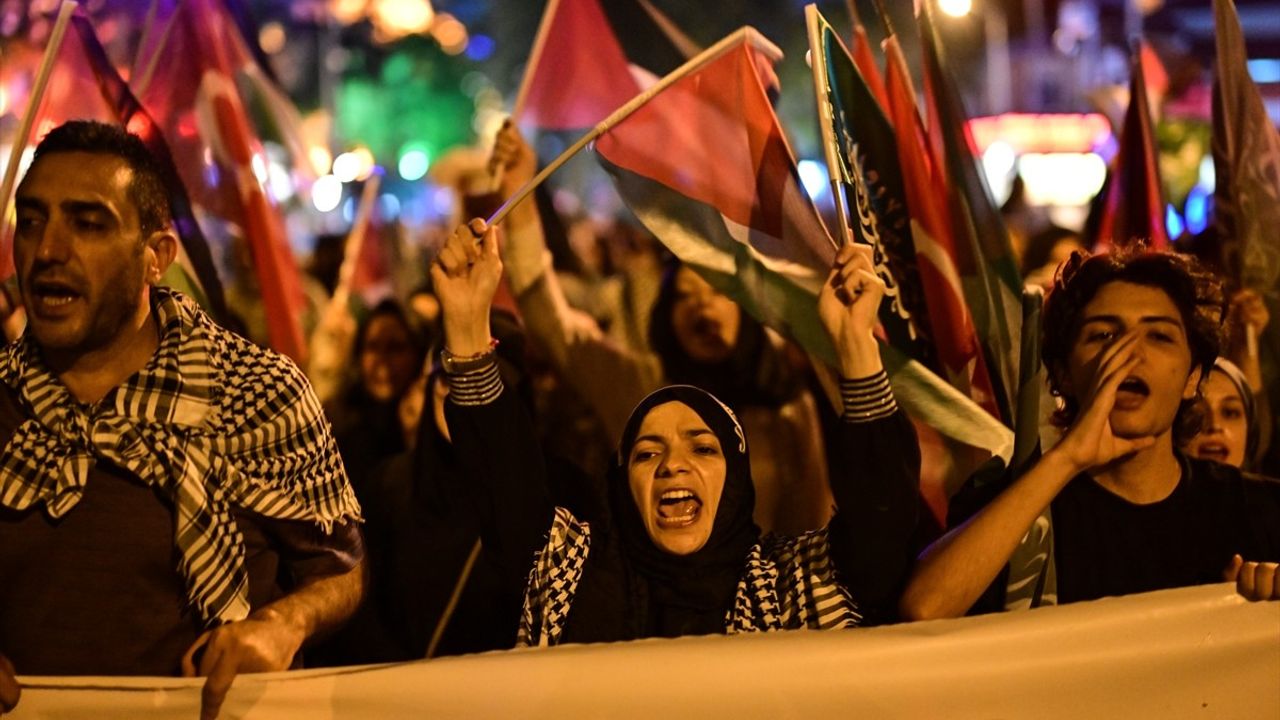 İstanbul'da İsmail Heniyye Suikastı Protesto Edildi