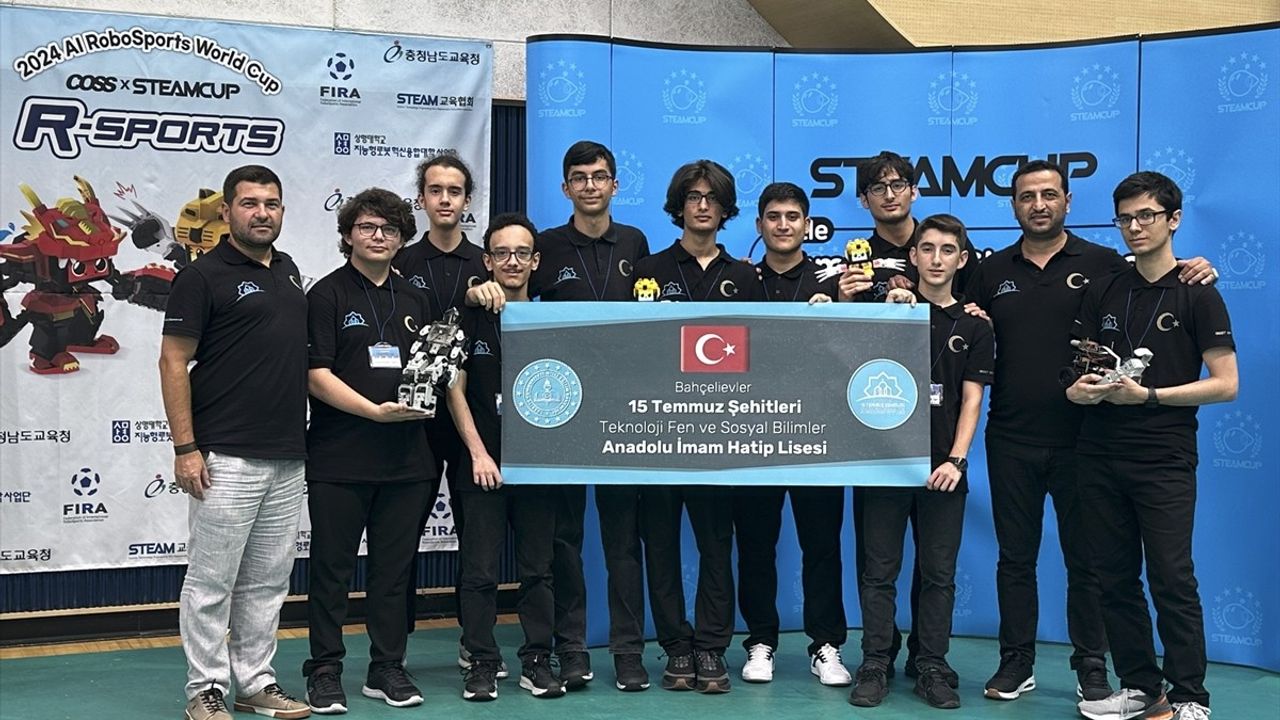 İstanbul'lu İmam Hatip Öğrencileri Dünya Robot Yarışmasında Şampiyon Oldu