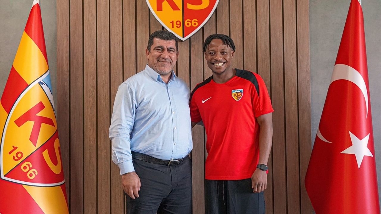 Kayserispor, Anthony Uzodimma ile Yeni Sözleşme İmzaladı