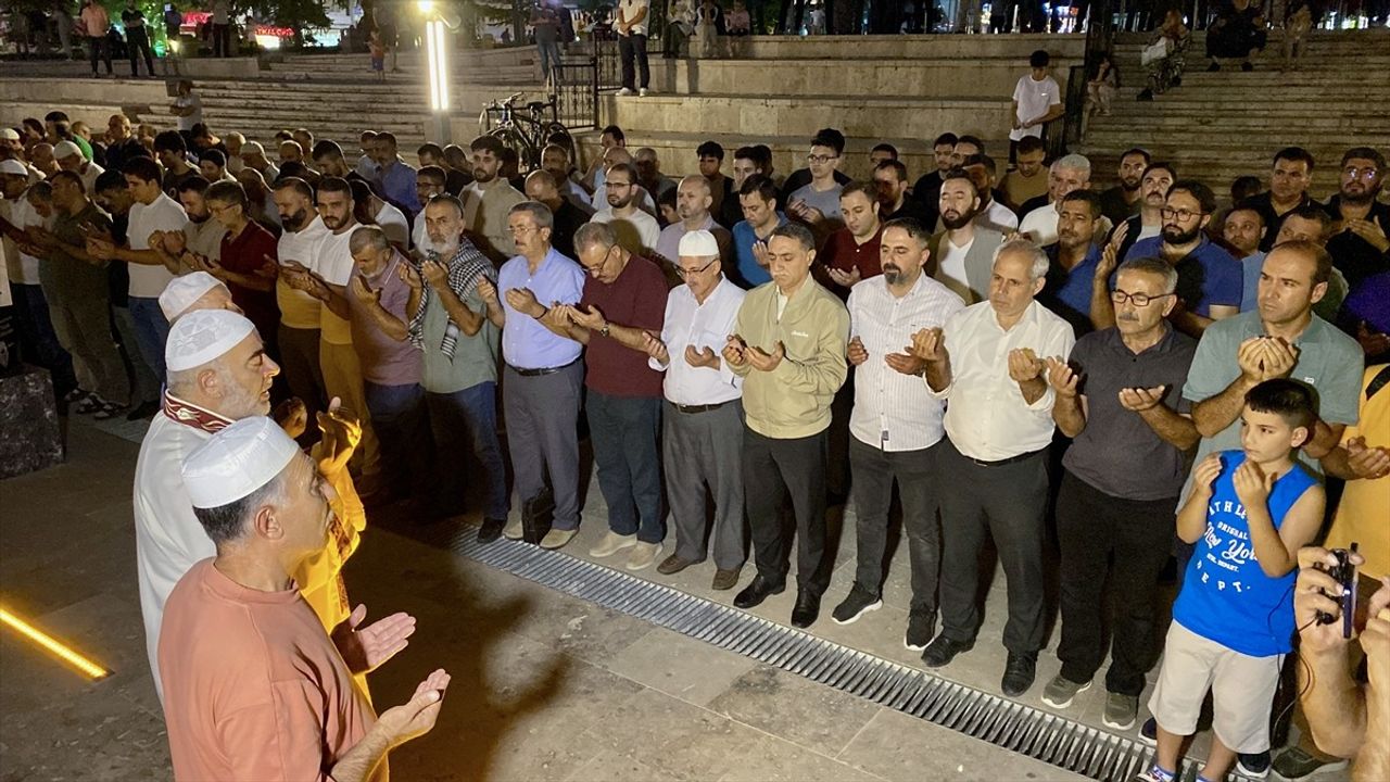 Kırşehir'de İsmail Heniyye İçin Gıyabi Cenaze Namazı