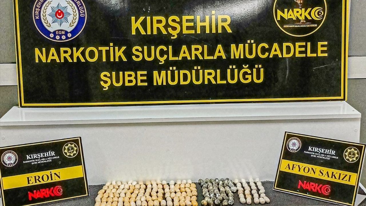 Kırşehir'de Uyuşturucu Kuryeliği Yapan İki İranlı Tutuklandı