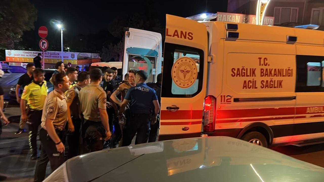 Kocaeli'de Bıçaklı Kavga: Bekçi Yaralandı, 3 Şüpheli Gözaltında