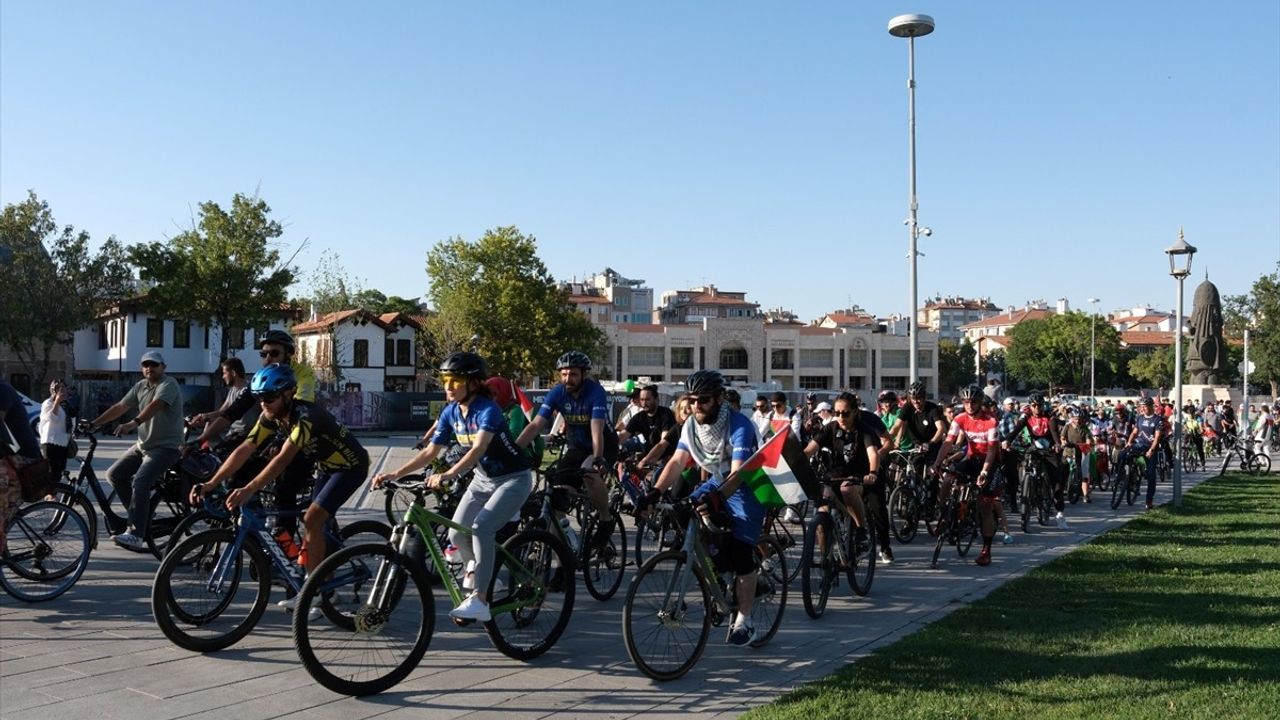 Konya'da Filistin İçin Pedal Çeviren Gençler