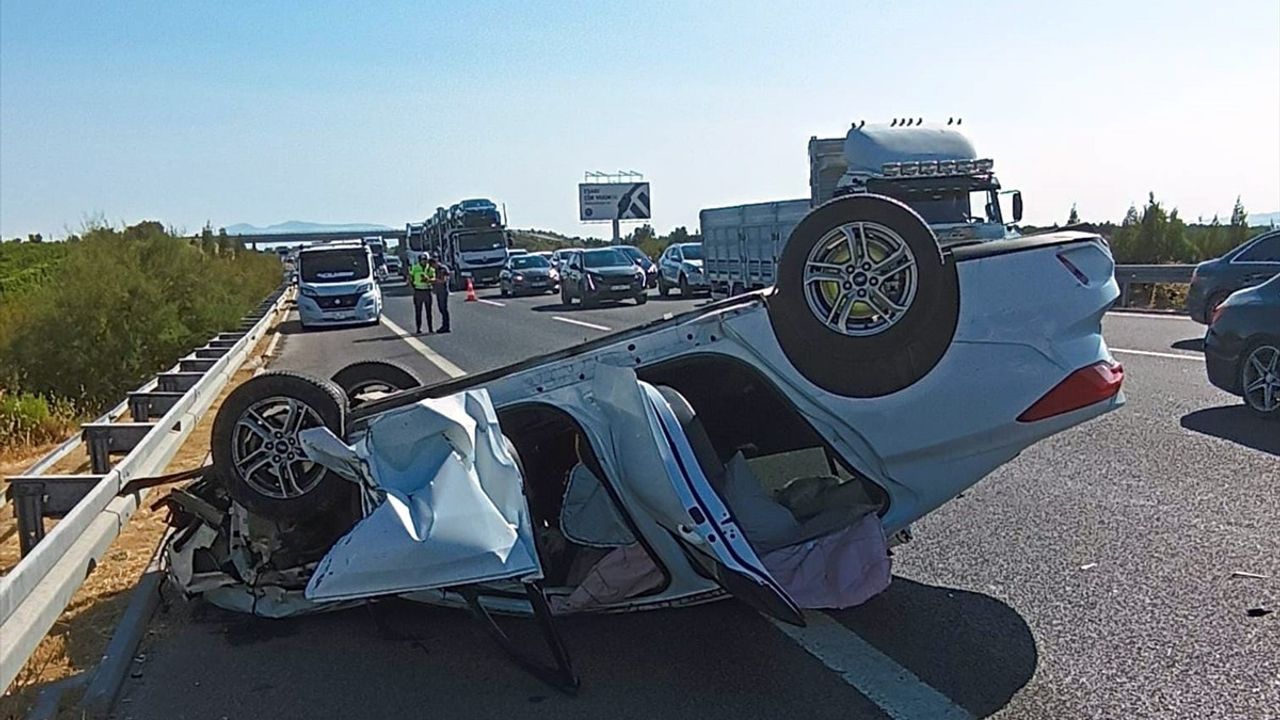 Manisa'da Trafik Kazası: 5 Yaralı