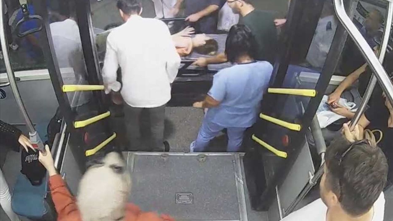 Sakarya'da Yerel Otobüs Şoföründen Örnek Davranış
