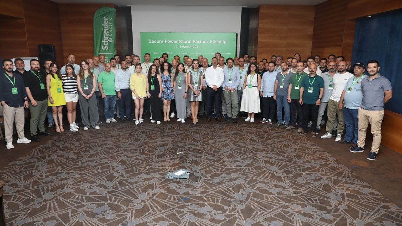 Schneider Electric Secure Power İş Birimi İş Ortaklarıyla Bir Araya Geldi