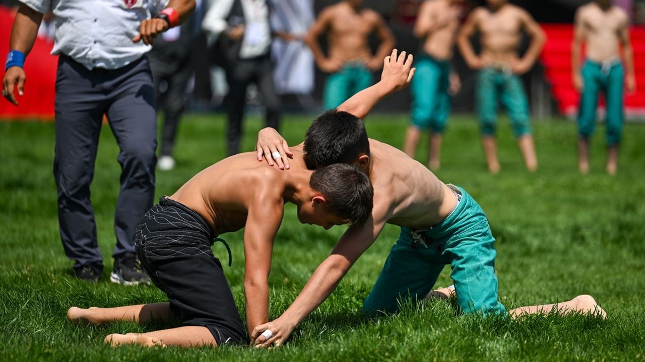 1. Taha Akgül Karakucak Güreşleri Ankara'da Başladı