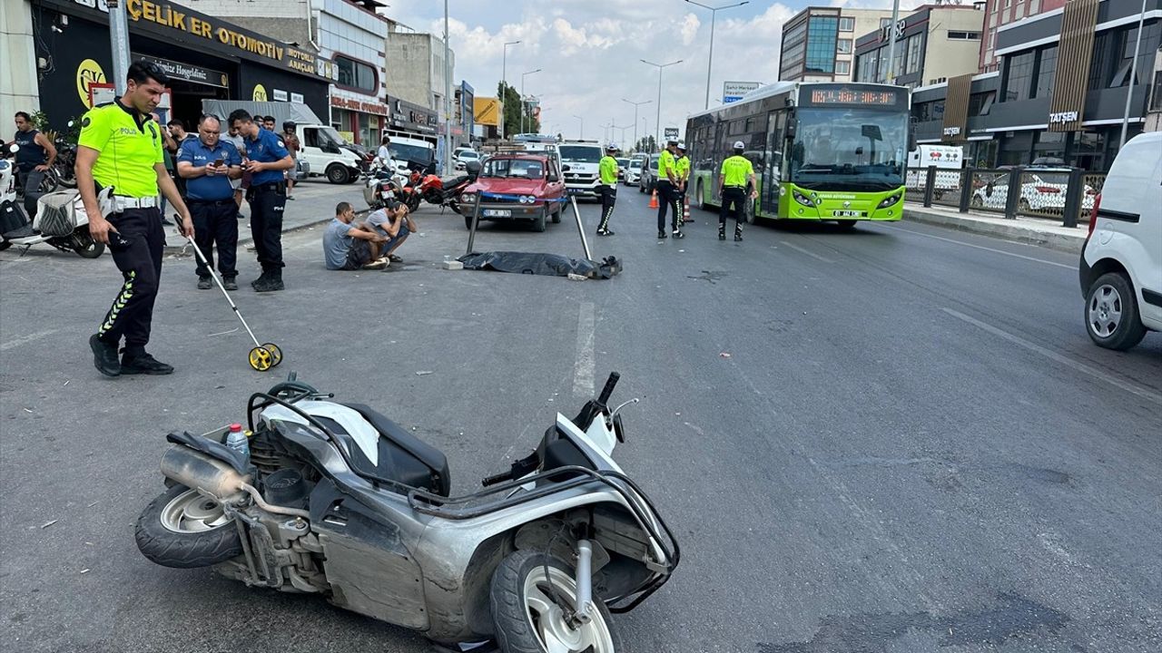 Adana'da Trajik Motosiklet Kazası: Bir Kadın Hayatını Kaybetti