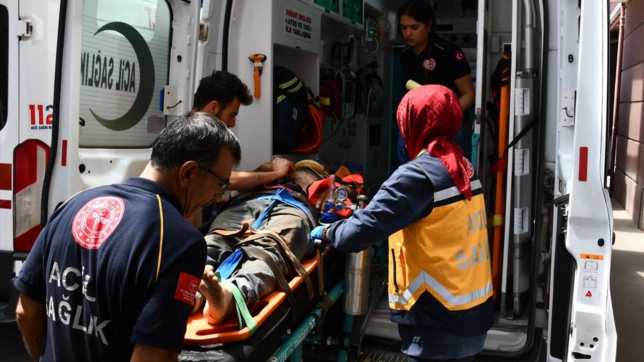 Adıyaman'da İnşaatta Iskele Çöktü: Üç İşçi Yaralandı