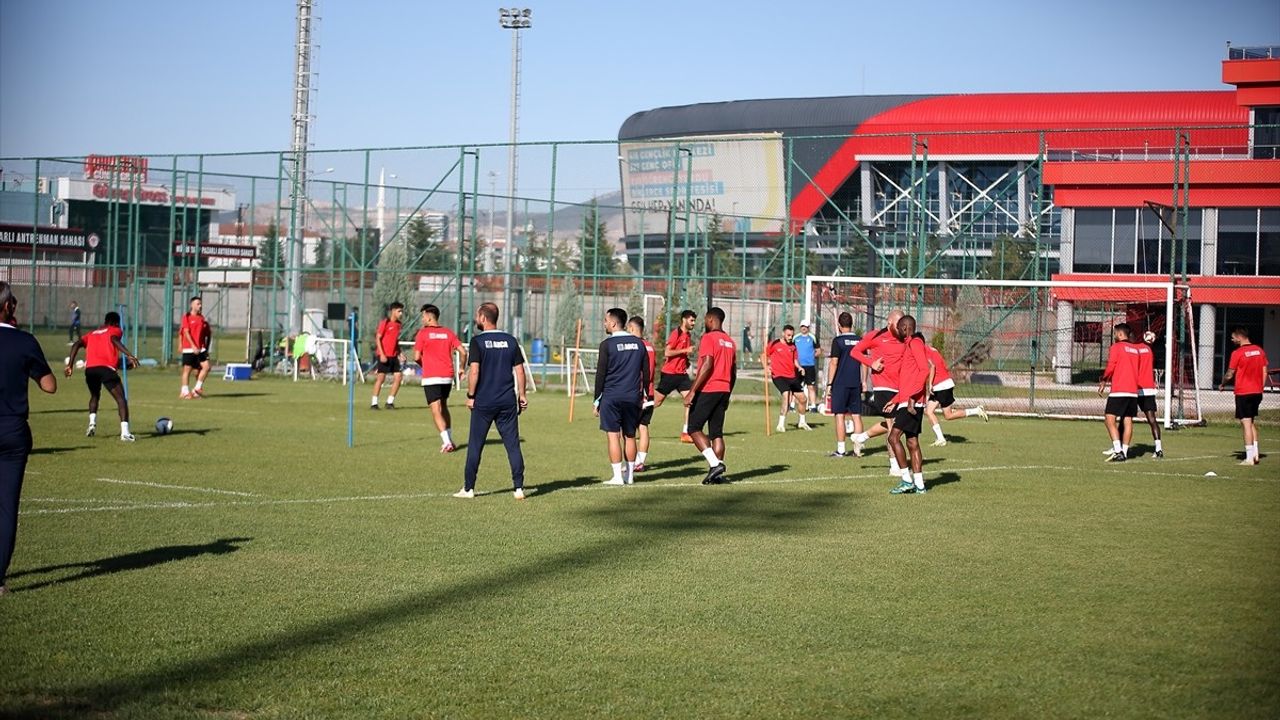 Ahlatcı Çorum FK'nın Hedefi: İyi Oyun ve Mücadele Gücü ile Başarıya Ulaşmak