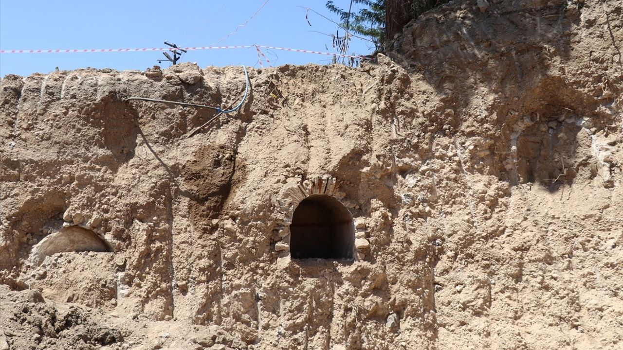 Amasya'da Antik Roma Dönemine Ait Mezarlar Keşfedildi