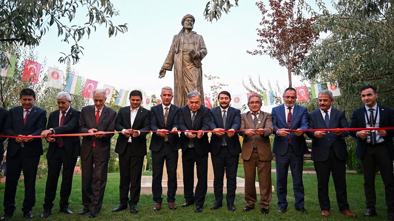 Ankara'da Alişir Nevai Heykeli Açıldı