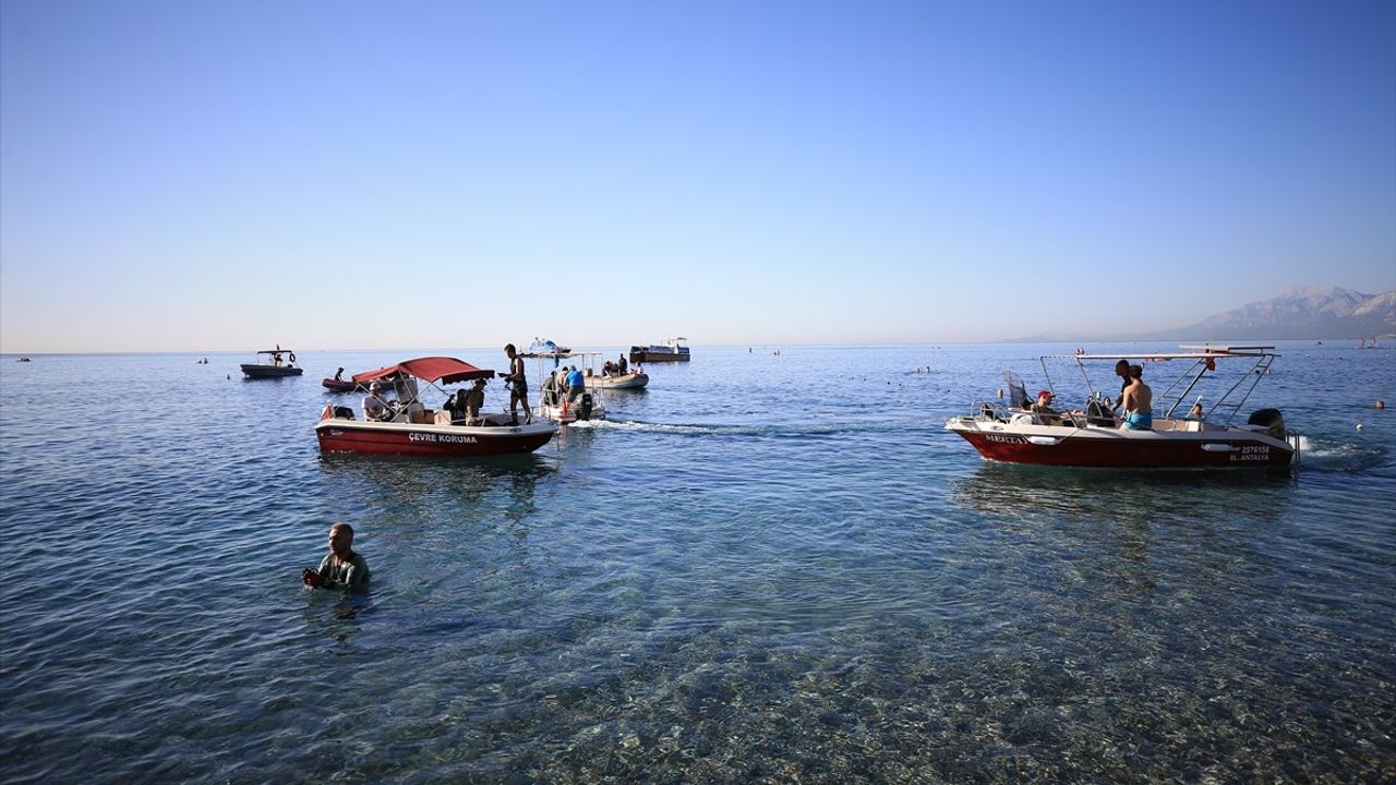 Antalya'da Aslan Balığı Avlama Yarışması Düzenlendi