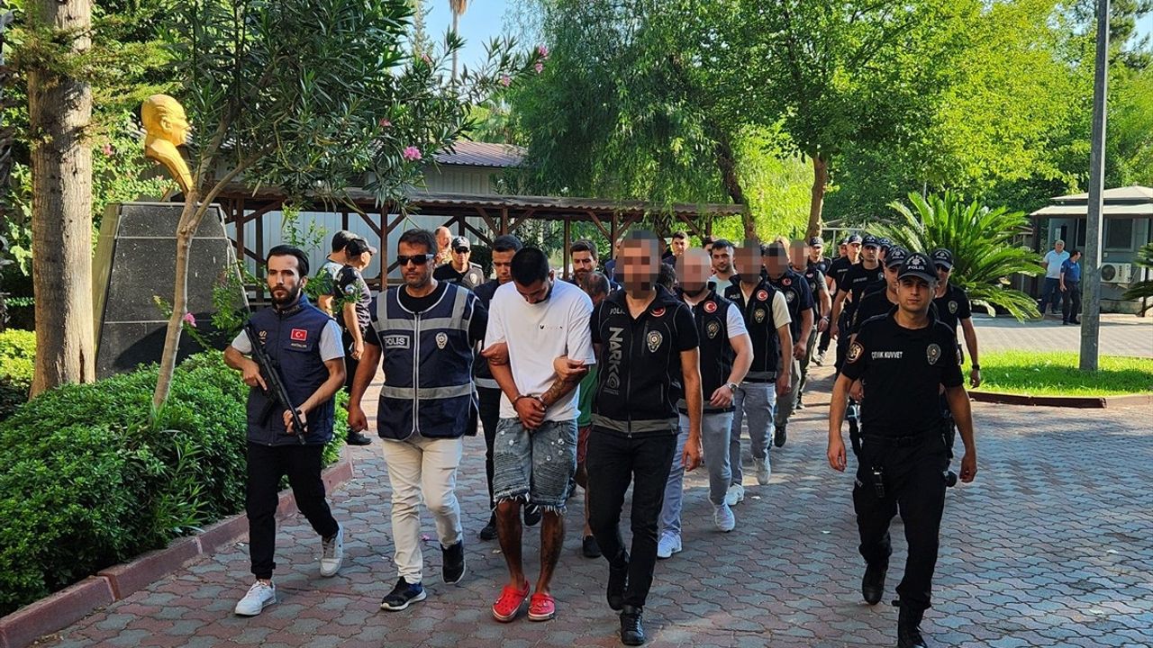 Antalya'da Uyuşturucu Operasyonu: 2 Tutuklama