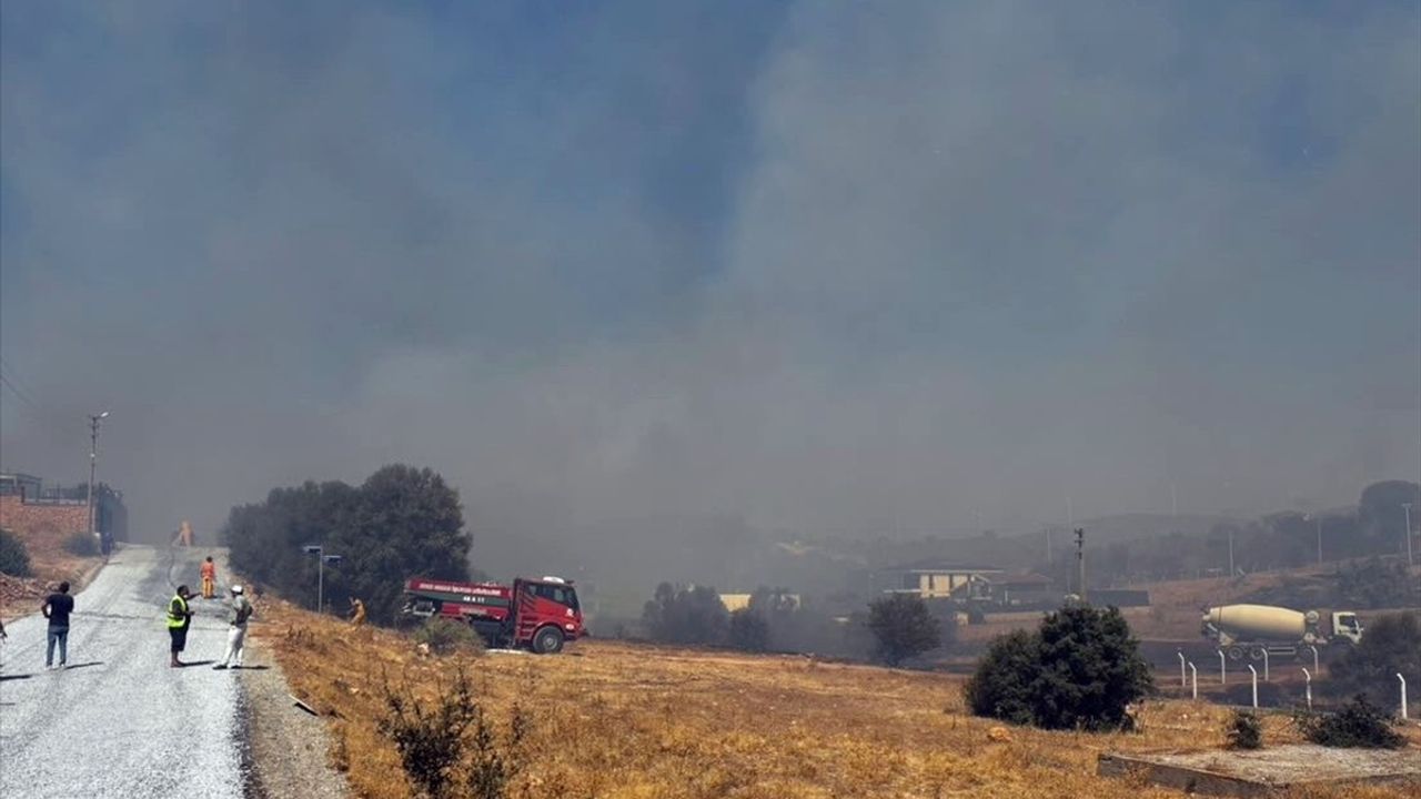 Aydın Didim'de Yangın: Hava ve Karadan Mücadele Devam Ediyor