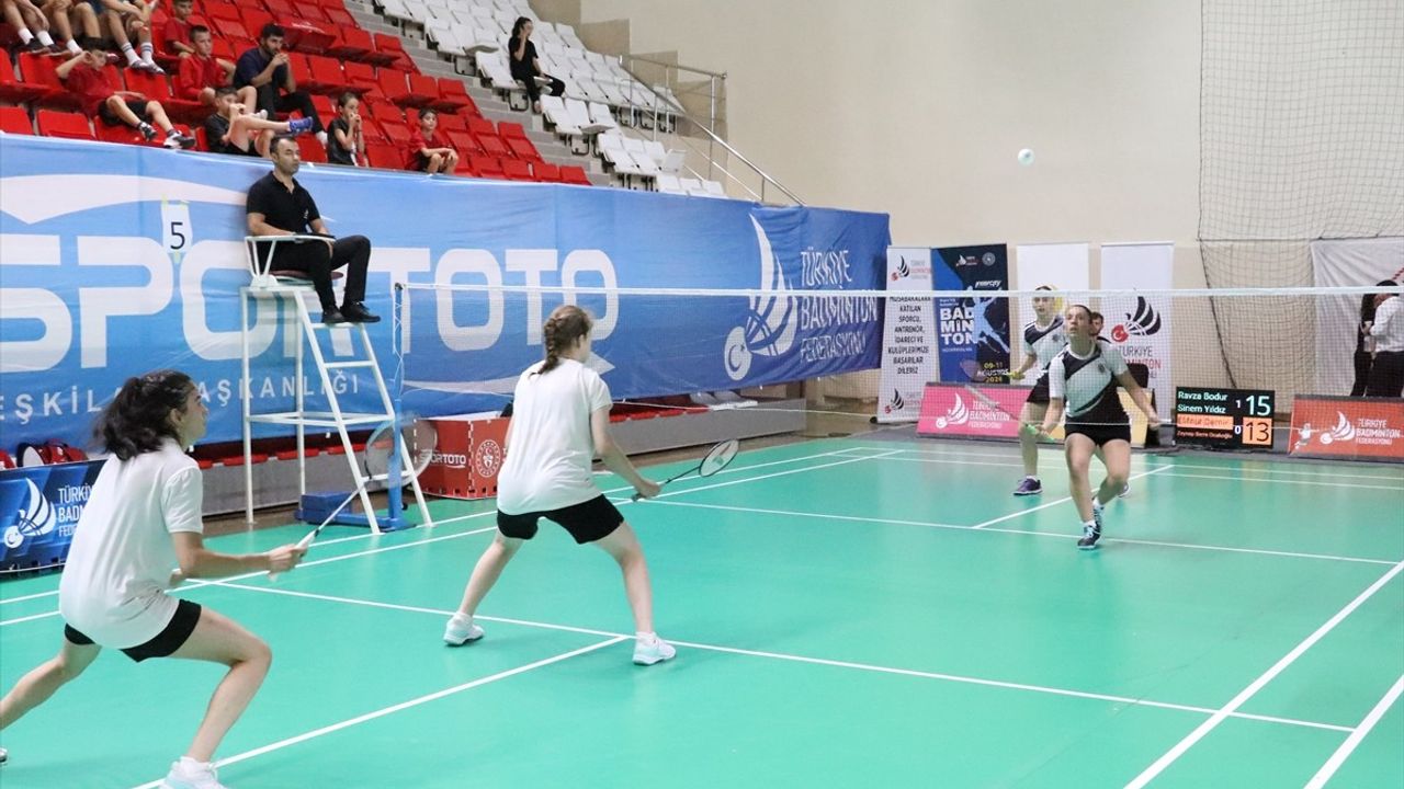 Badminton Süper Lig ve Gelişim Ligi Erzincan'da Başladı