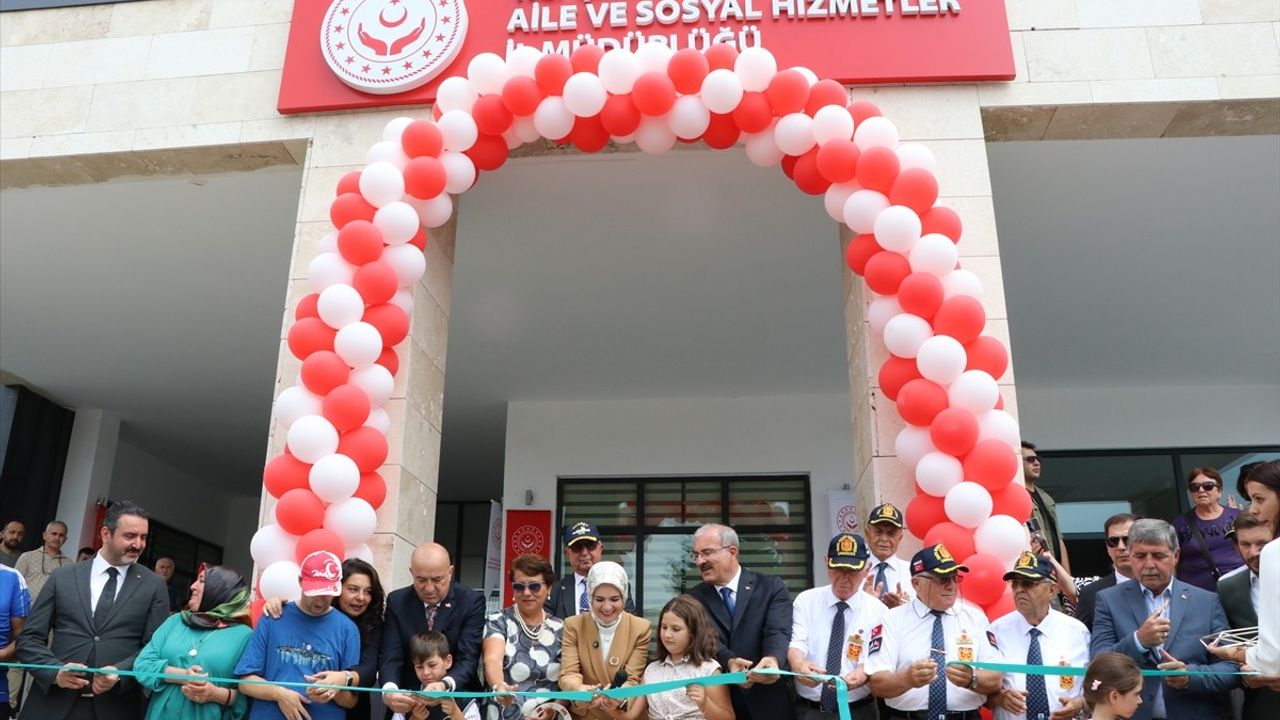 Bakan Göktaş, Çanakkale'deki Yeni Sosyal Hizmetler Binasını Açtı