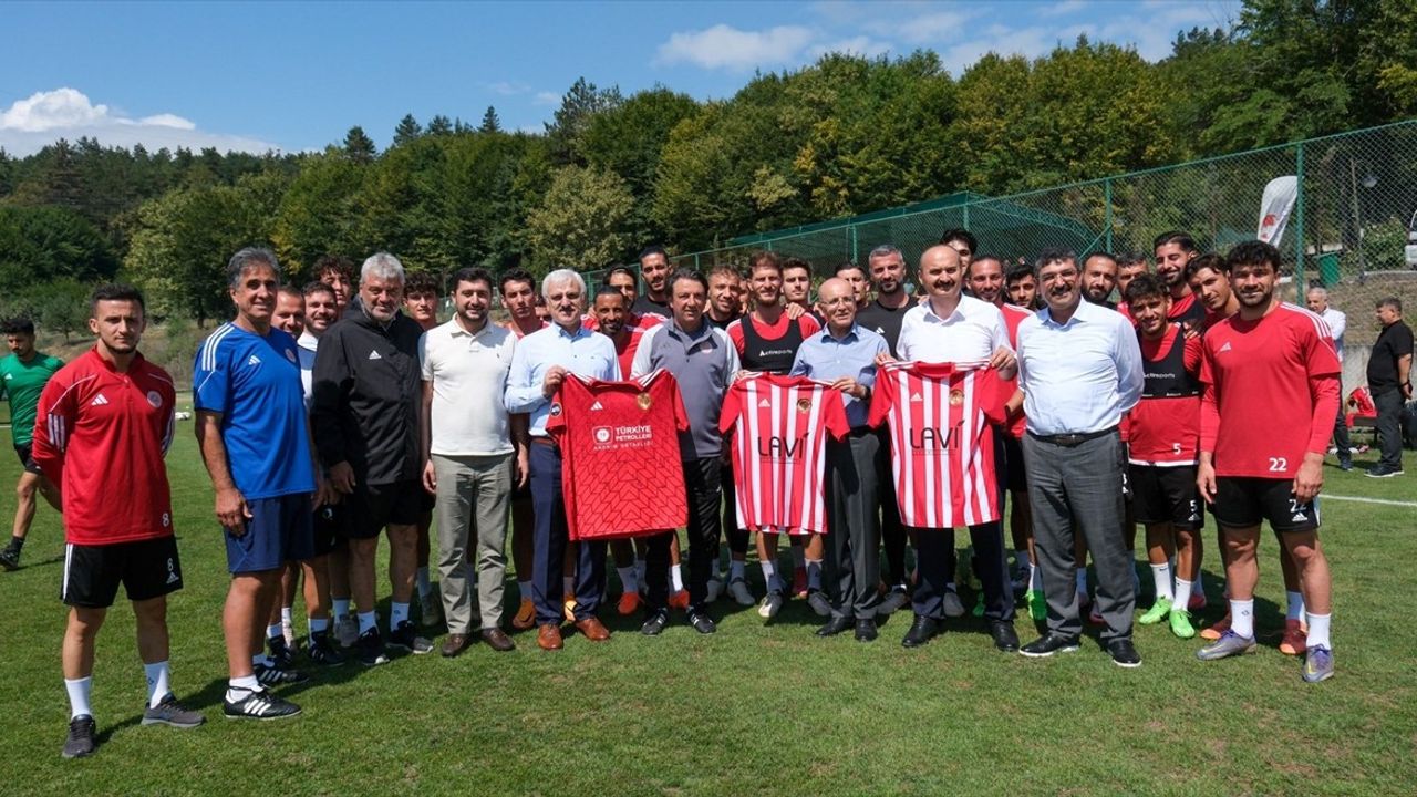 Bakan Şimşek'ten Batman Petrolspor'a Destek Ziyareti