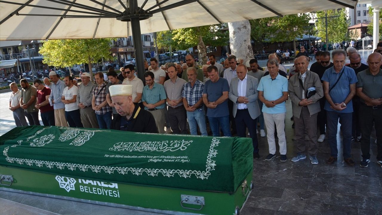 Balıkesir'de Prof. Dr. Mücteba İlgürel'in Cenazesi İle Veda