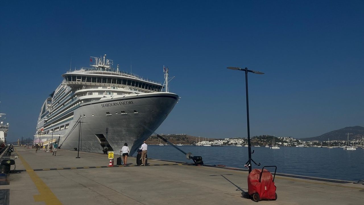 Bodrum'a Gelen Seabourn Encore Kruvaziyeri