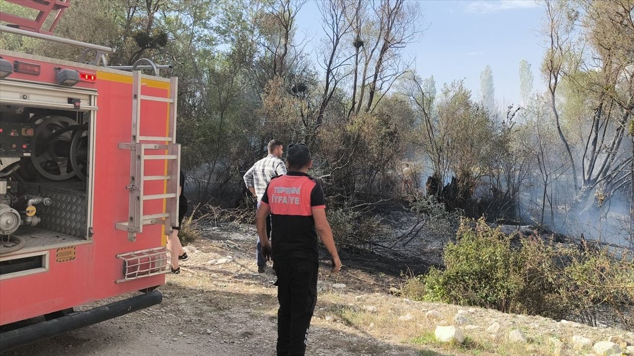 Burdur'un Tefenni İlçesinde Yangın Kontrol Altına Alındı