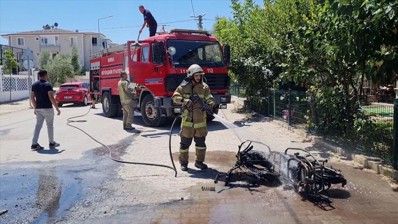 Bursa'da Elektrikli Bisiklet Alev Aldı