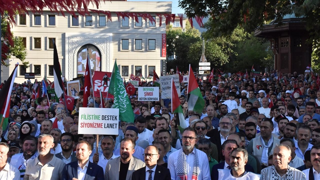 Bursa'da Hamas Liderine Destek Yürüyüşü