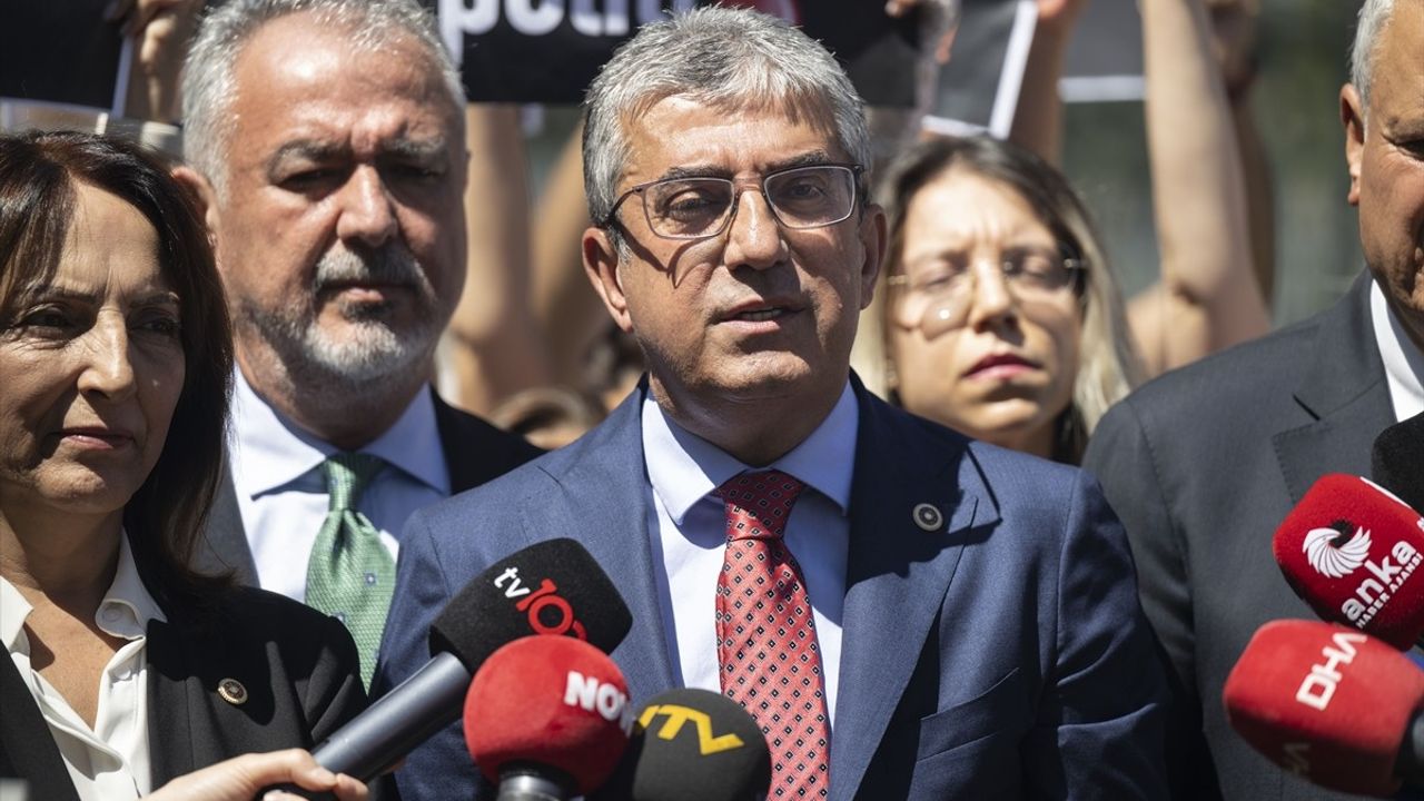 CHP, Anayasa Mahkemesi'ne Hayvan Hakları İçin Başvurdu