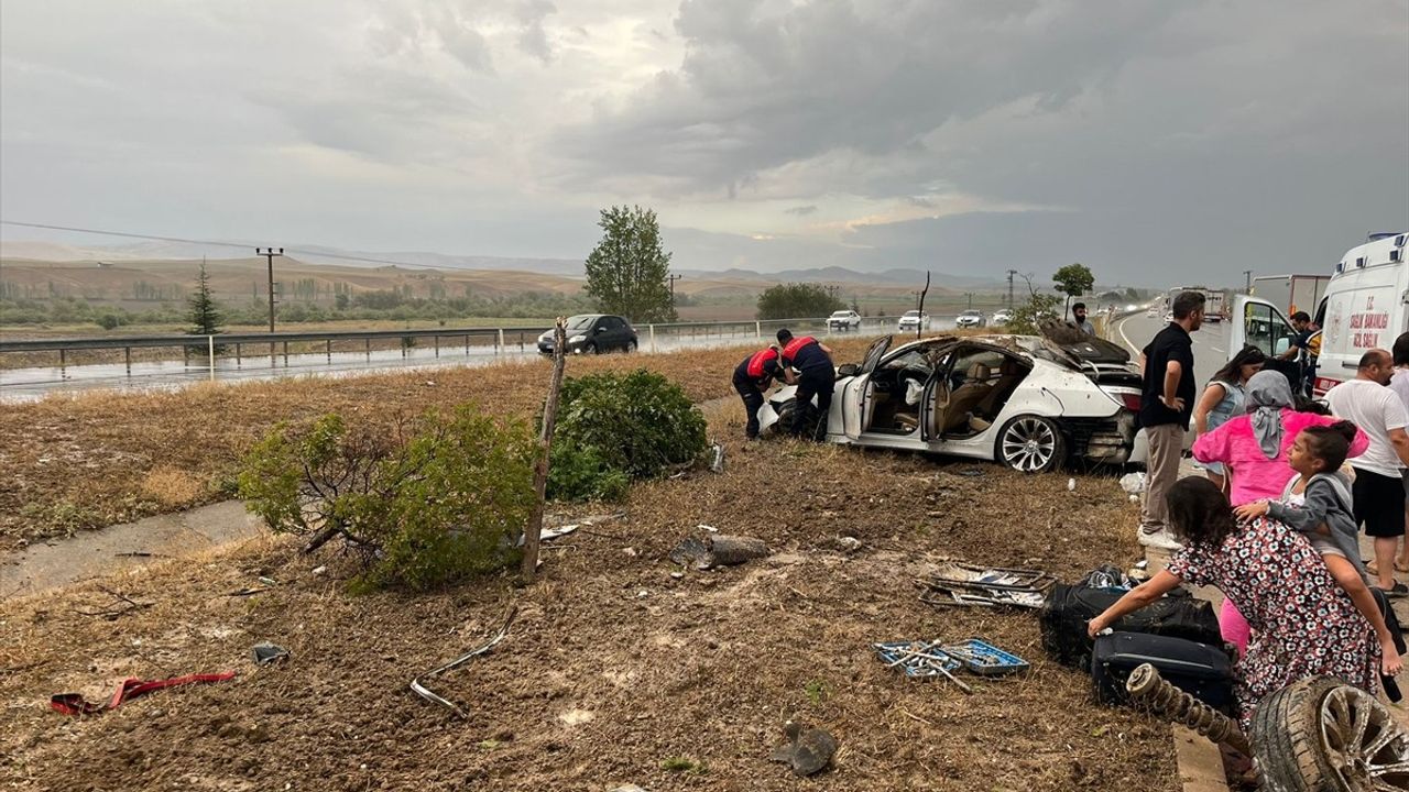 Çorum'da Trafik Kazası: 4 Yaralı