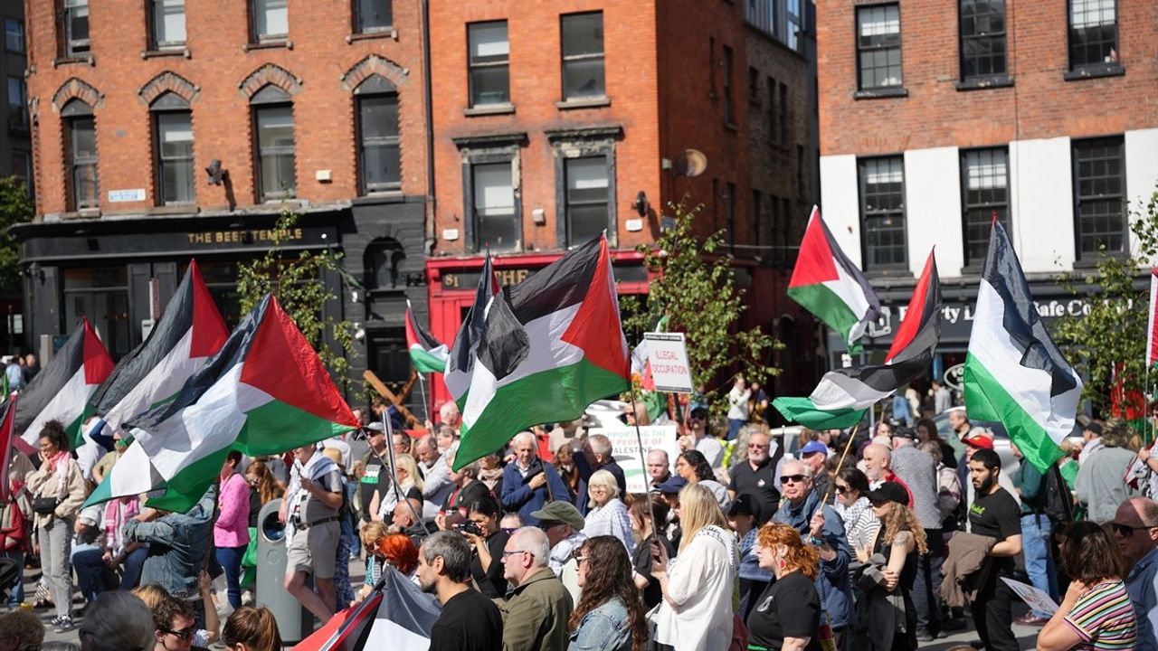 Dublin'de Filistin İçin Protesto: ABD'ye Tepki