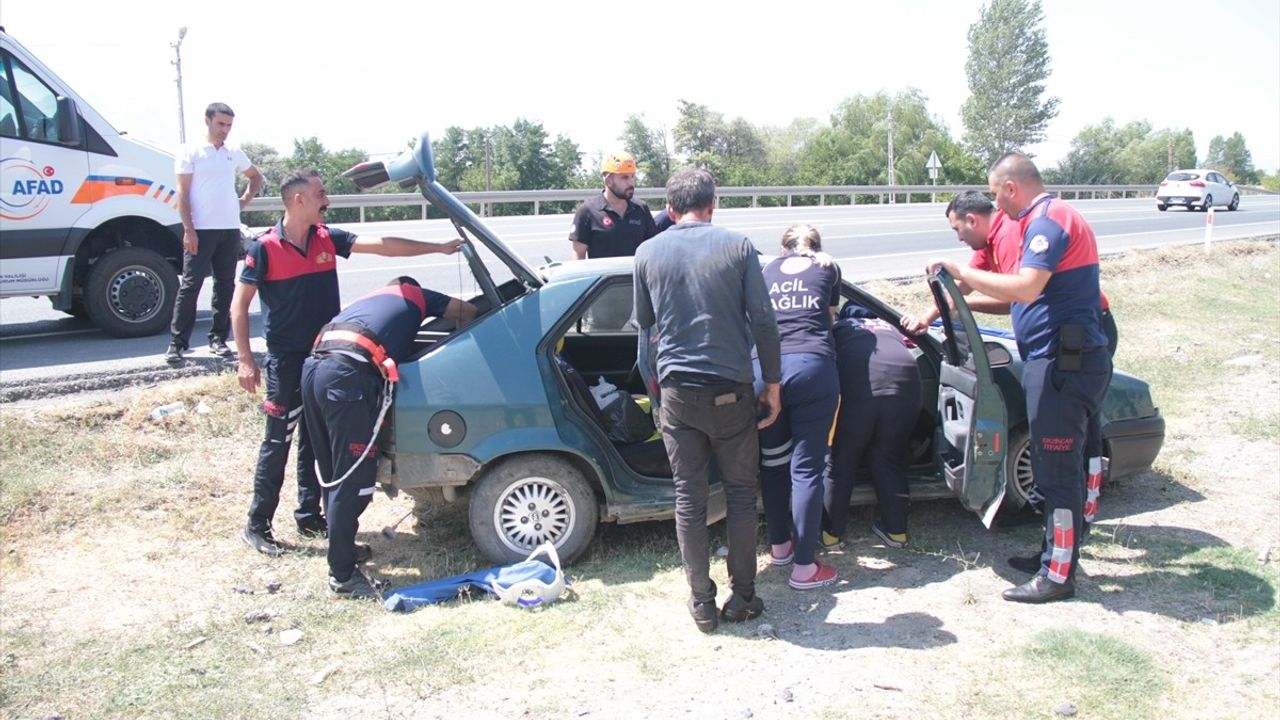 Erzincan'da Trafik Kazası: 4 Yaralı